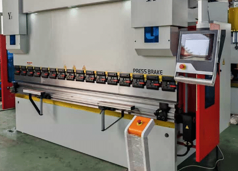 Avantages des presses plieuses CNC dans la fabrication de tôles